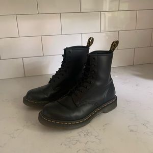 1460 WOMEN'S SMOOTH LEATHER LACE UP BOOTS